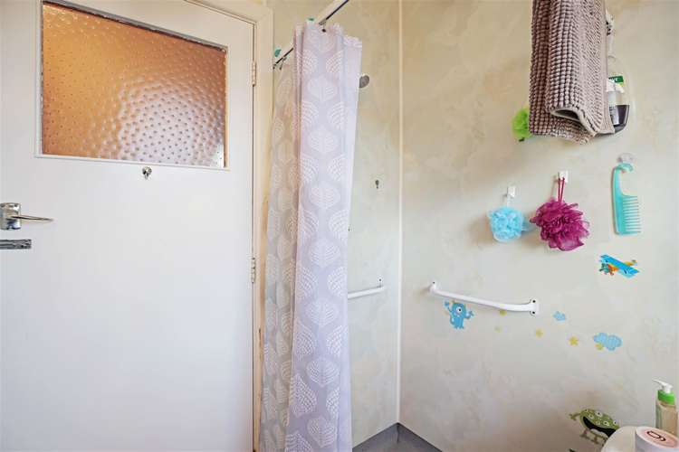 37 Galbraith Street Allenton_13