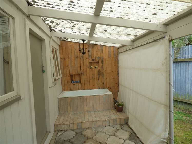 1 Rata Street Kaka Point_9