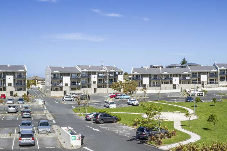 C2/71 Spencer Road Oteha_19