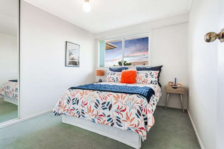 33 Tiroroa Avenue Te Atatu South_11