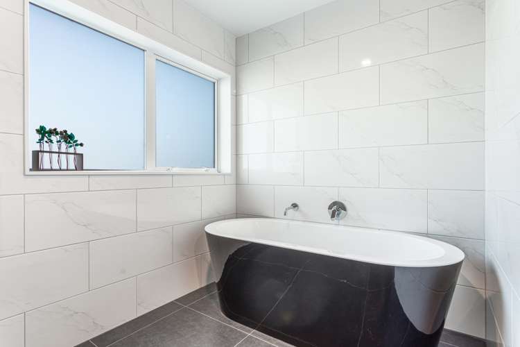 2 Tirohanga Crescent Stanmore Bay_17