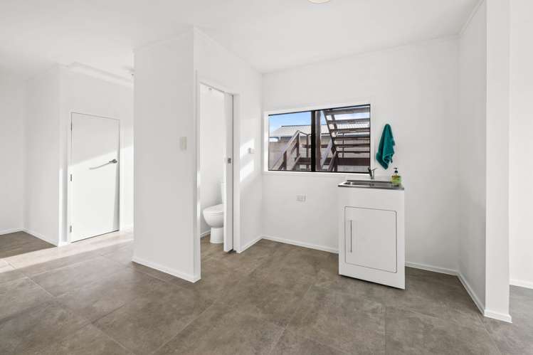 2 Thackeray Place Owhata_7