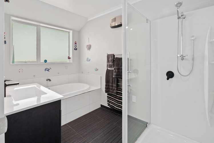 11 Katania Heights Brightwater_16