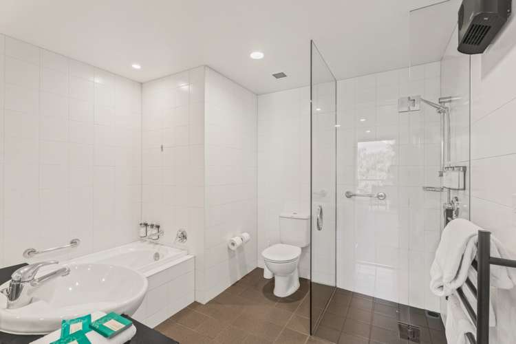 211/21 Stanley Street Queenstown_9