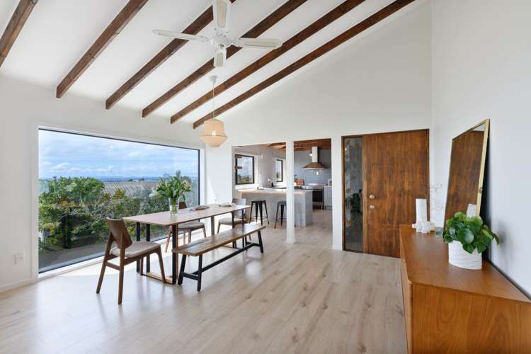 2/199 Glenfield Road Hillcrest_5