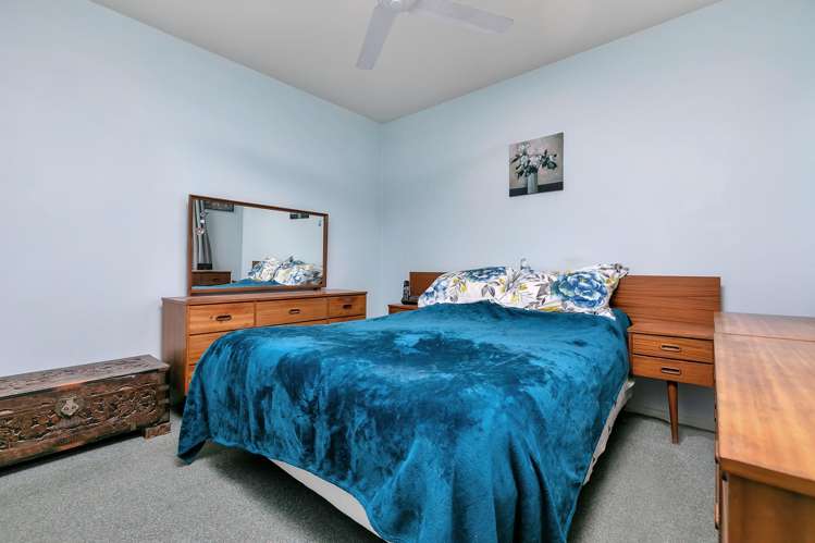 2/218 Sunnynook Road Totara Vale_11