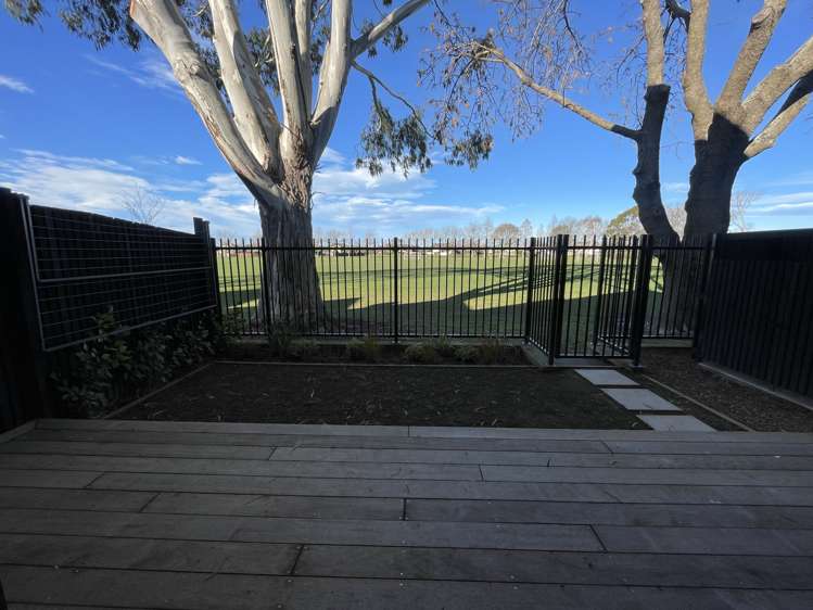 15 Malaga Crescent Harewood_12