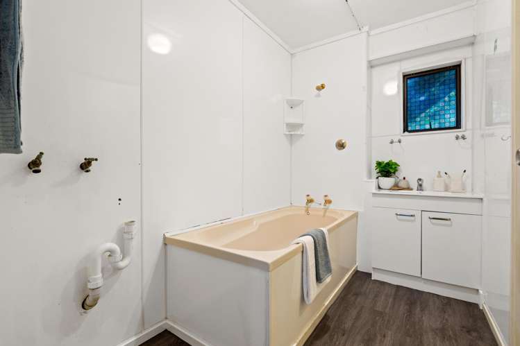 8 Tikorangi Place Morningside_22