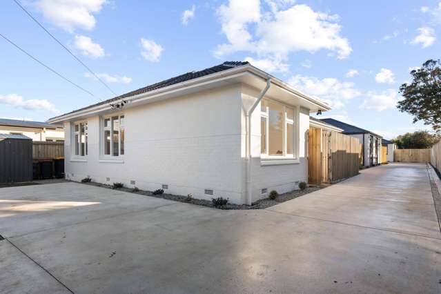 $699,000 - Merrin/BSH Zoned! Titled!