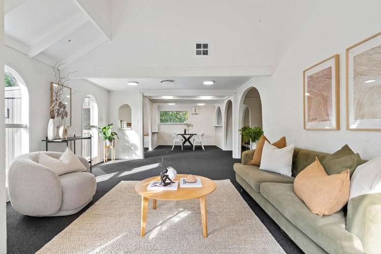 12 Tui Crescent Waiatarua_4