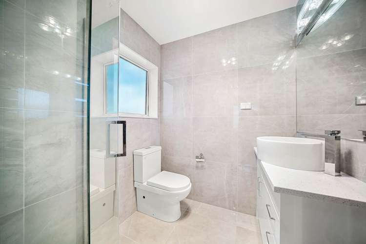 9 Fong Road Flat Bush_15