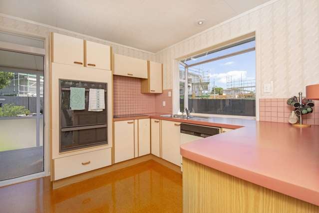 13 De Thiery Place Pakuranga Heights_4