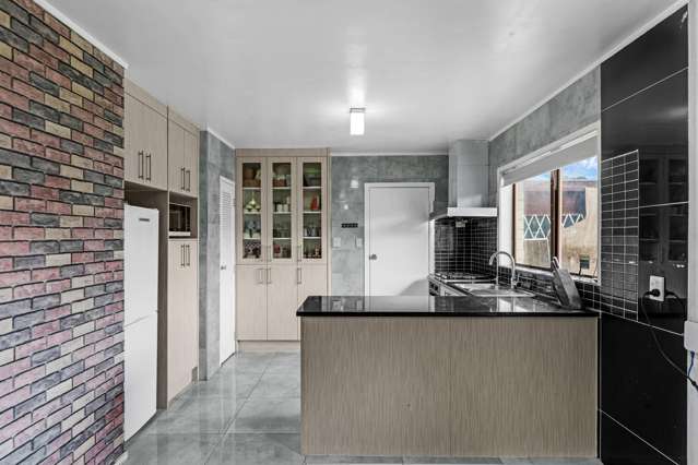 Brick & Tile Beauty - Low Maintenance Living