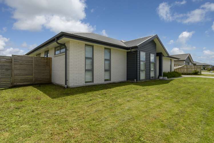 5 Cowell Crescent Pyes Pa_17