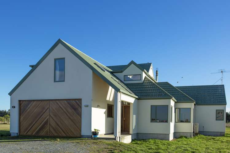 196 Racecourse Road Allenton_1