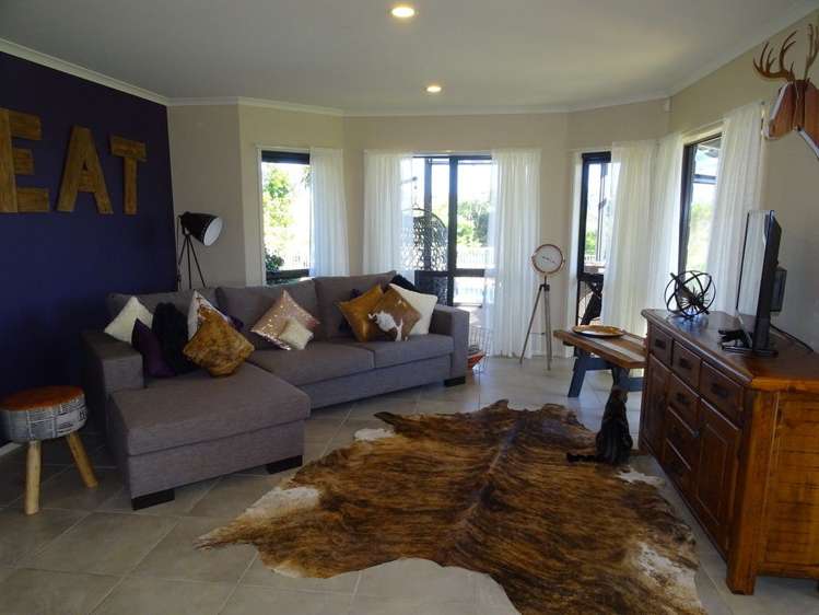 161 Capes Road Pollok_15