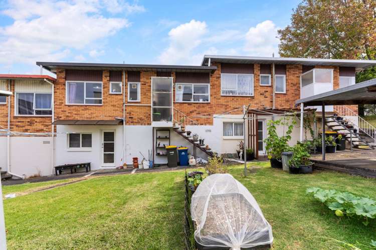 2/2 Halberg Street Glenfield_10