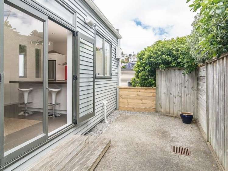 2/61 Severn Street Island Bay_7