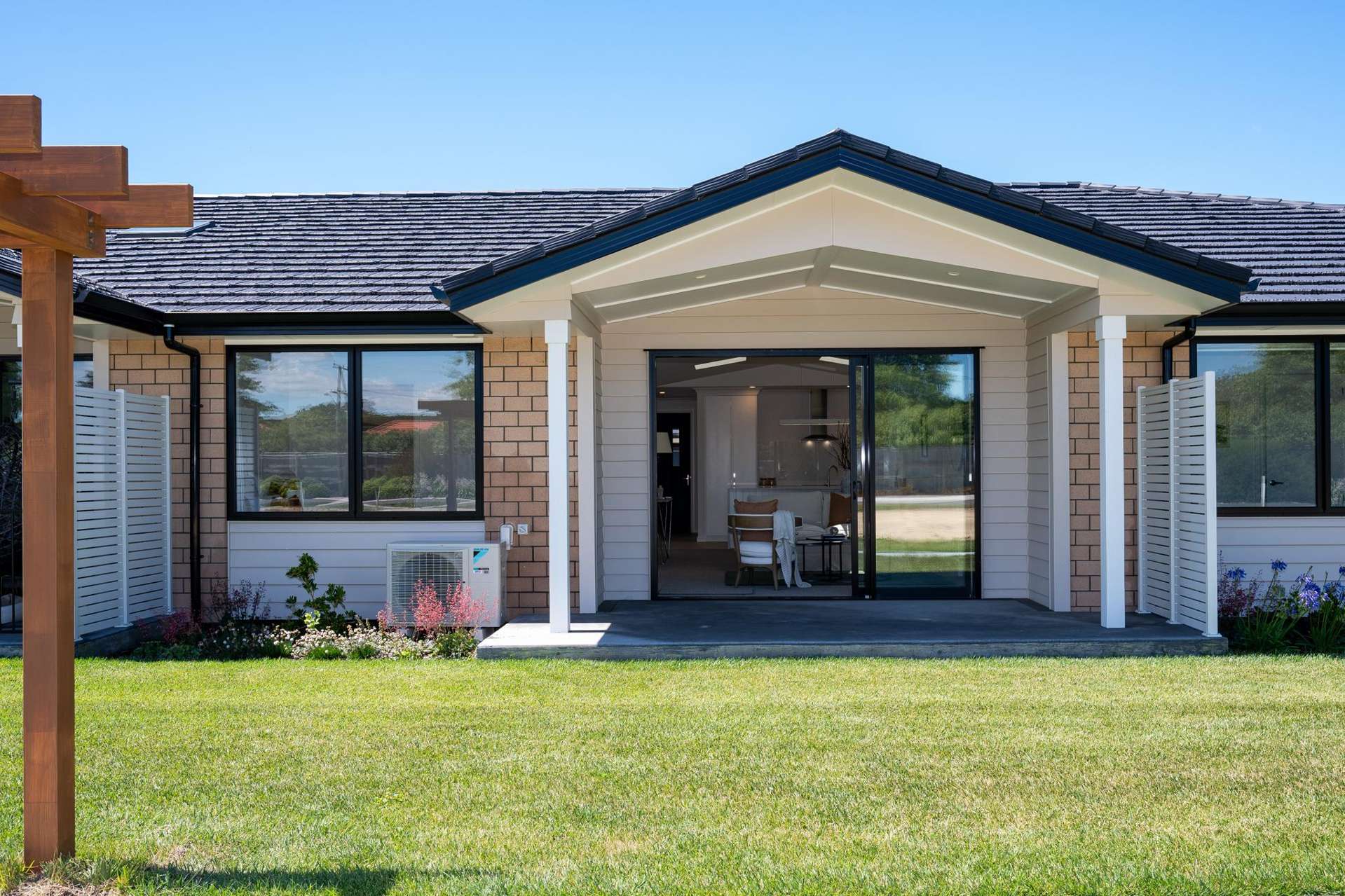 45 Read Crescent, ELM, Willowbrook Community Clive_0