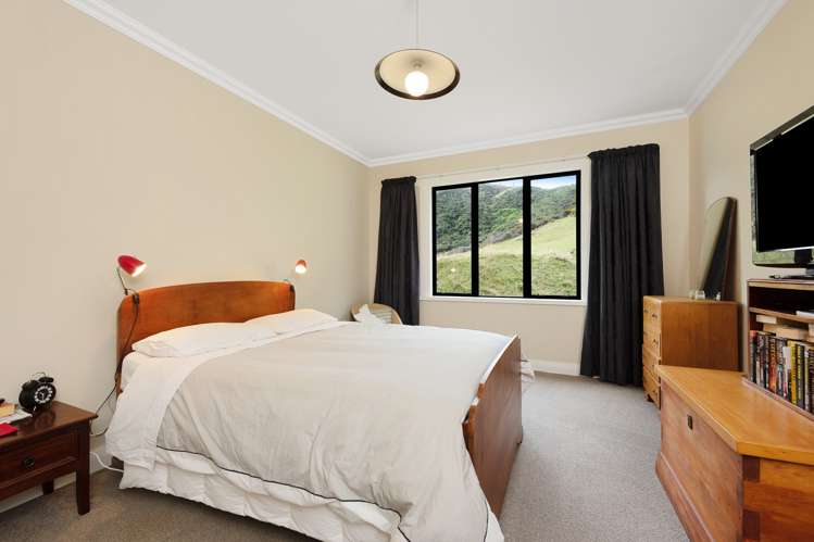 541 South Makara Road Makara_27