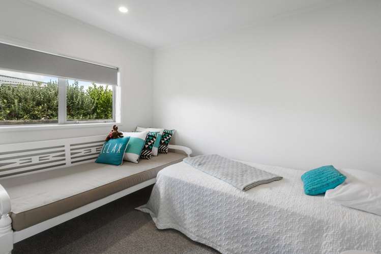 8 Sandleigh Drive Athenree_18