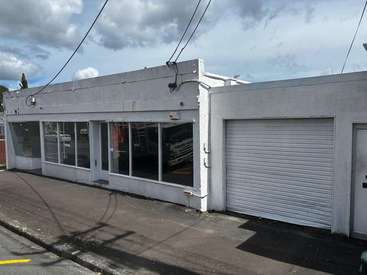 134-136 Main Road Wainuiomata_1