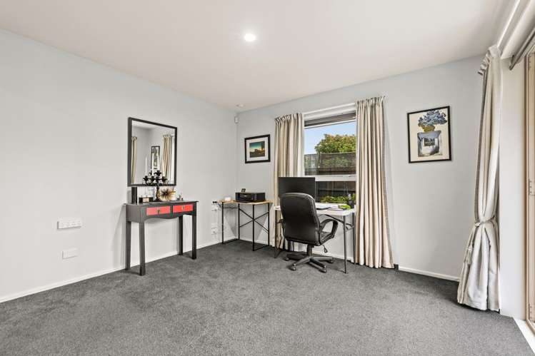 14 Hussey Road Harewood_17