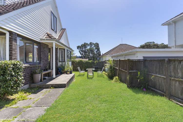 2/1a Bayview Road Hauraki_13