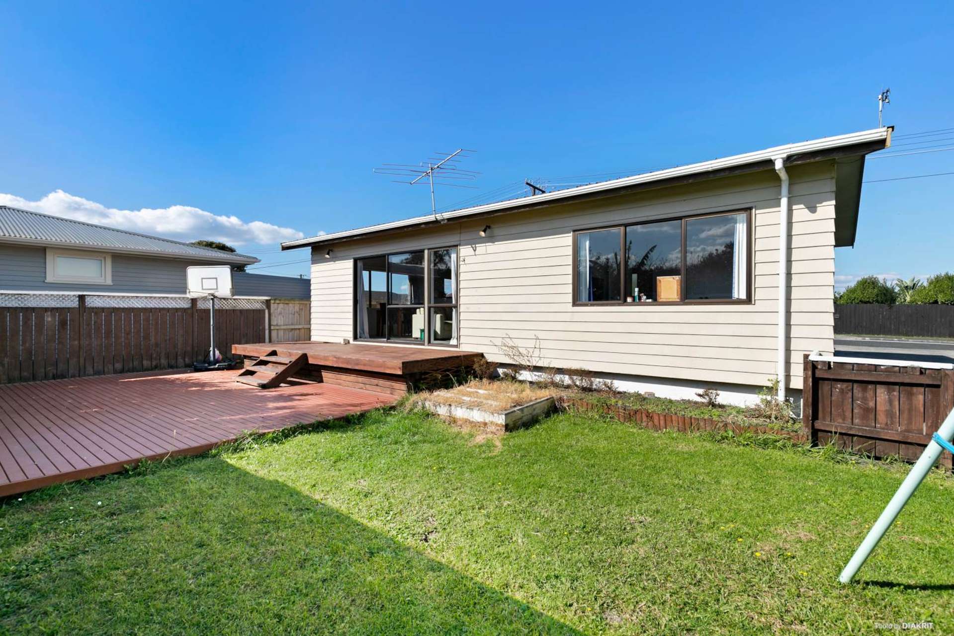2a Rixon Place Te Atatu Peninsula_0