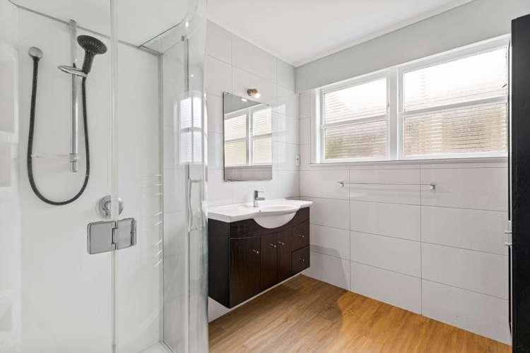 57 Golf Road New Lynn_14