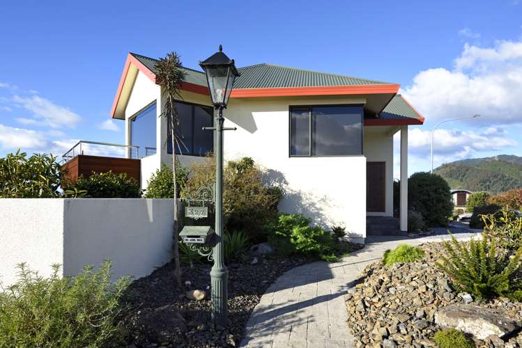 327 Princes Drive Britannia Heights_2