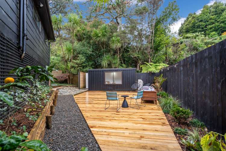 2/33 Sapphire Place Bayview_21