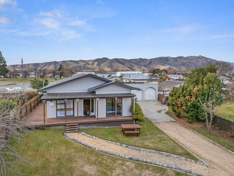 18 Bowen Street Kurow_25