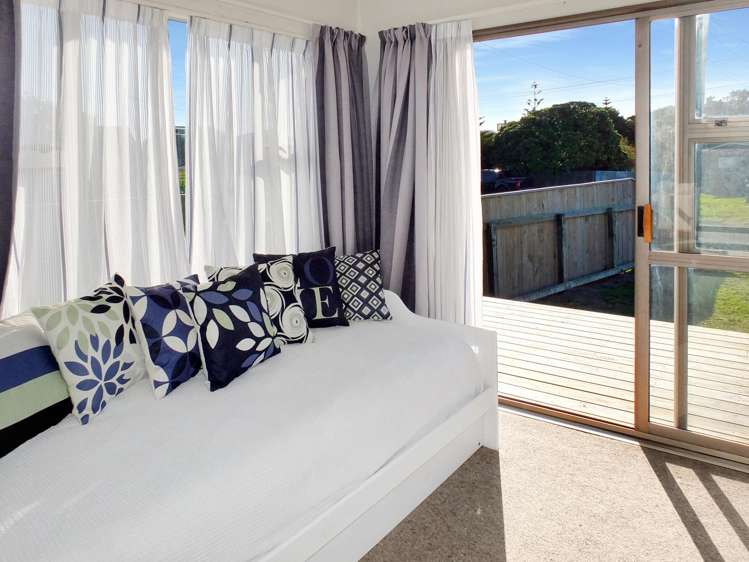 20 Mack Street Foxton Beach_16