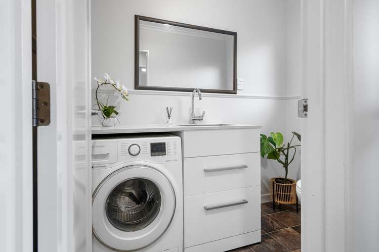 49 Olympus Way Richmond_23