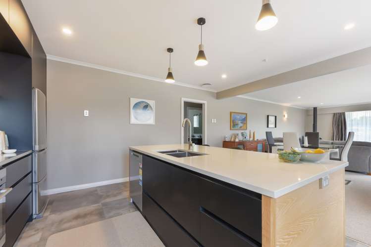 14 Seaview Crescent Picton_9