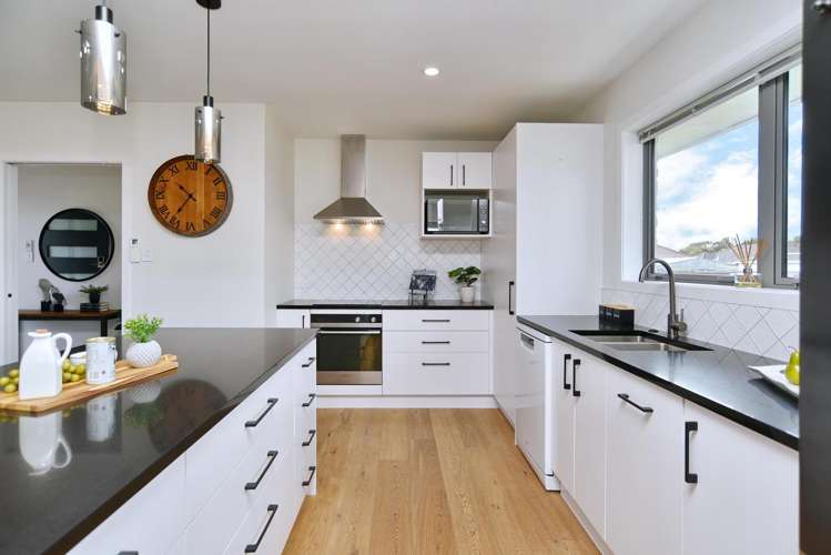 25 Dunstan Crescent Hornby_3