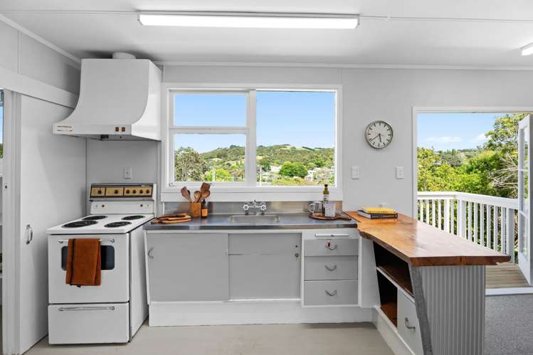 142 Ocean View Road Oneroa_13