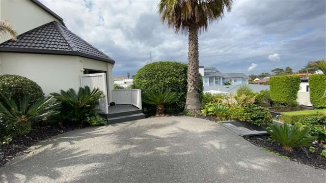 171 (Apt 2) Oceanbeach Road Mount Maunganui_4