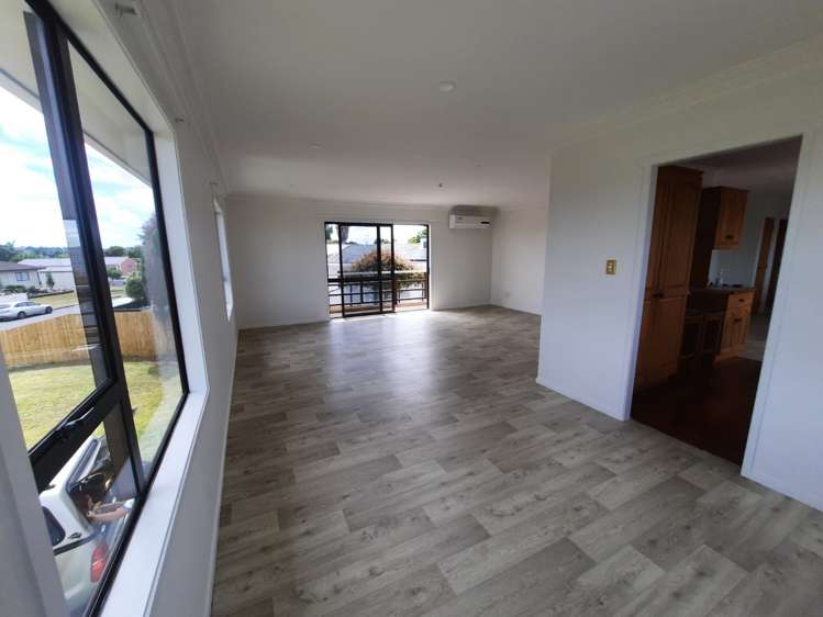 32 Hadley Wood Drive Wattle Downs_2