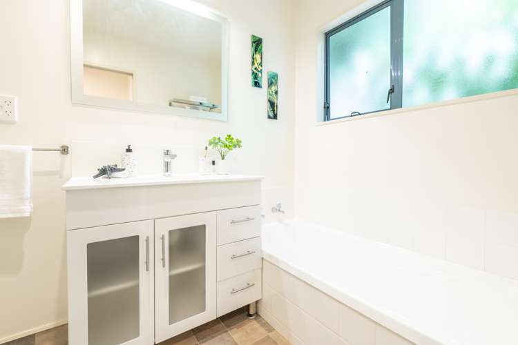 9a Swinford Crescent Johnsonville_24