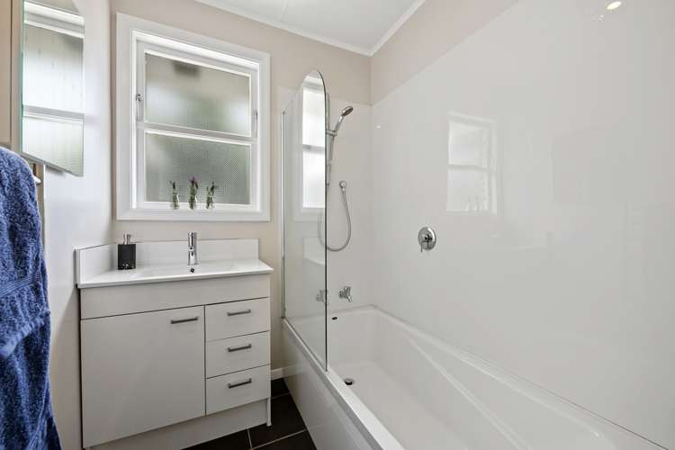 58 Whirinaki Crescent Heretaunga_11