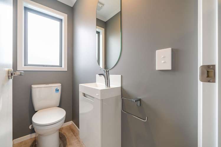 2/10 Marion Street Silverstream_7