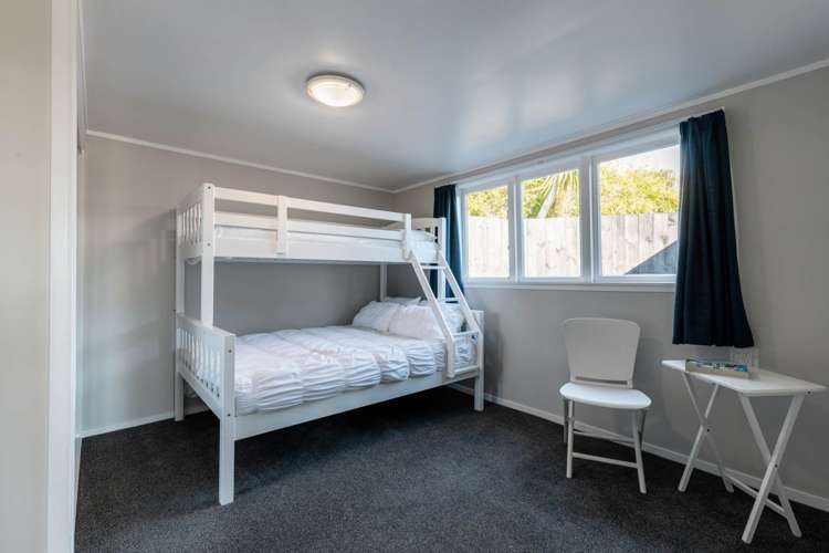 1/12 Sherwood Avenue Te Atatu South_11