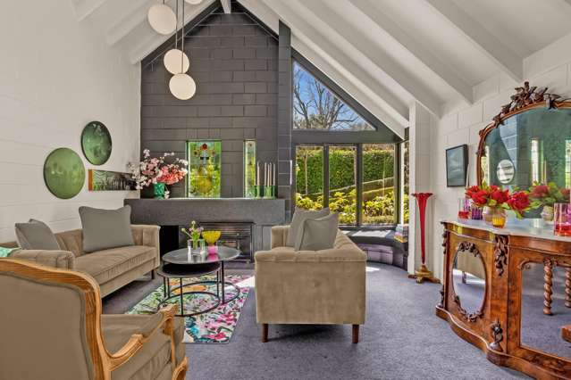 Dress Circle Location with Large Garage