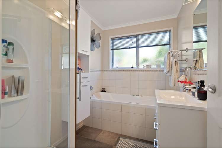 43 Seaview Road Cable Bay_16