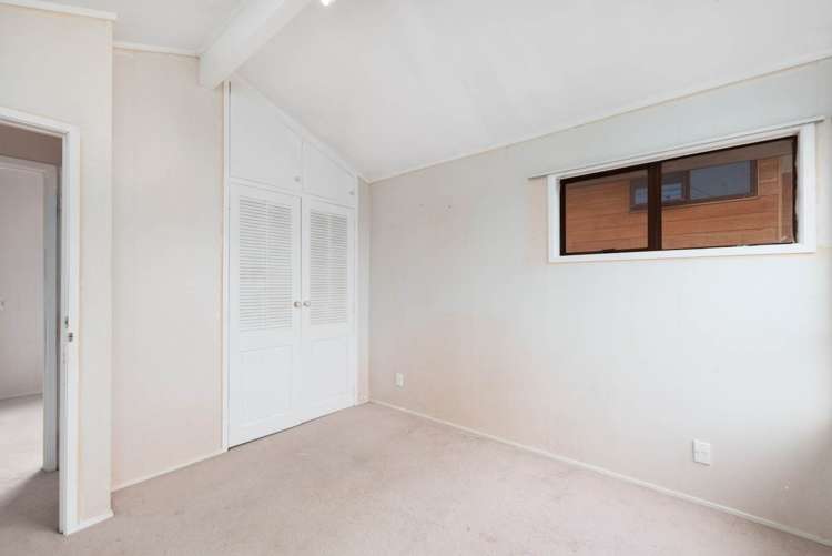 1/6 Sovereign Place Glenfield_14
