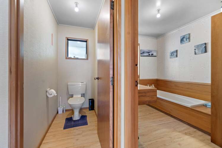 48 Wynyard Crescent Fernhill/Sunshine Bay_16