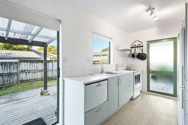 29B Henderson Crescent Parkvale_4