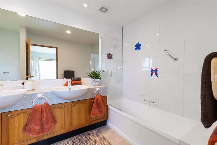 9 Miners Lane Queenstown_13